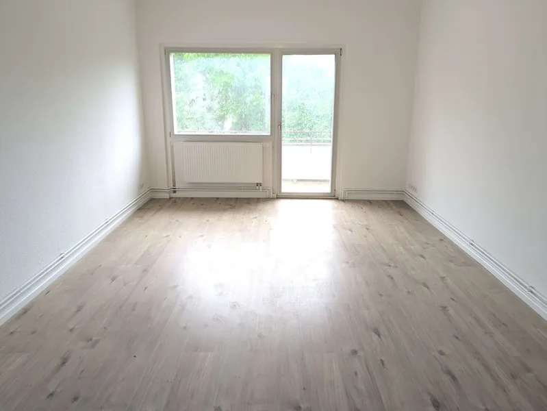 Erstbezug nach Sanierung! 1-Zi.-WE mit Balkon! Nahe Schäfersee! 3 Jahre Mindestmietzeit! — photo 1